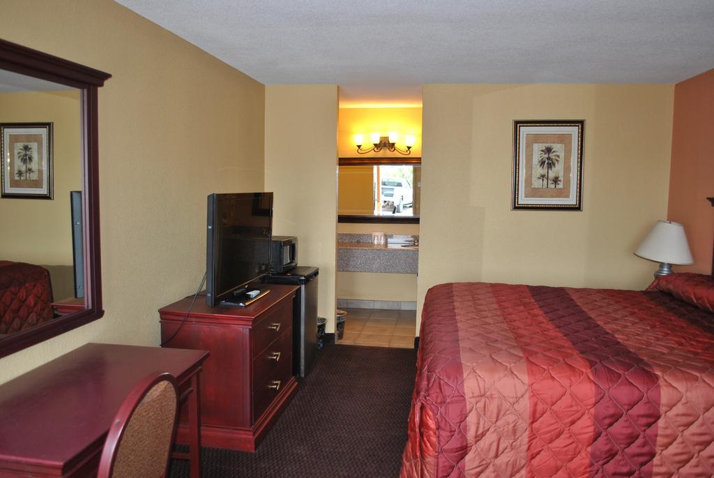 Executive Inn Brookshire Buitenkant foto
