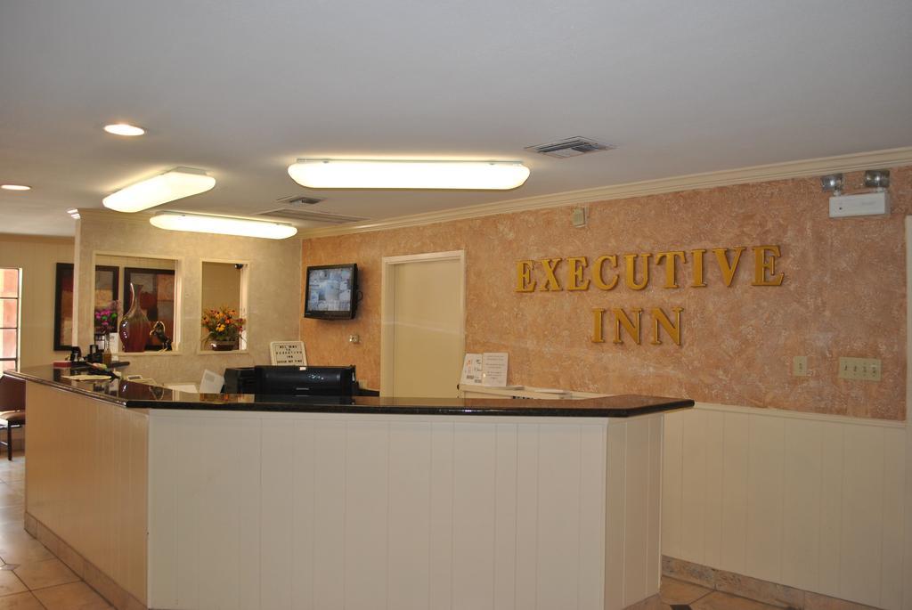 Executive Inn Brookshire Buitenkant foto