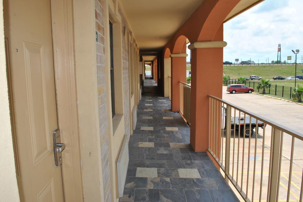 Executive Inn Brookshire Buitenkant foto