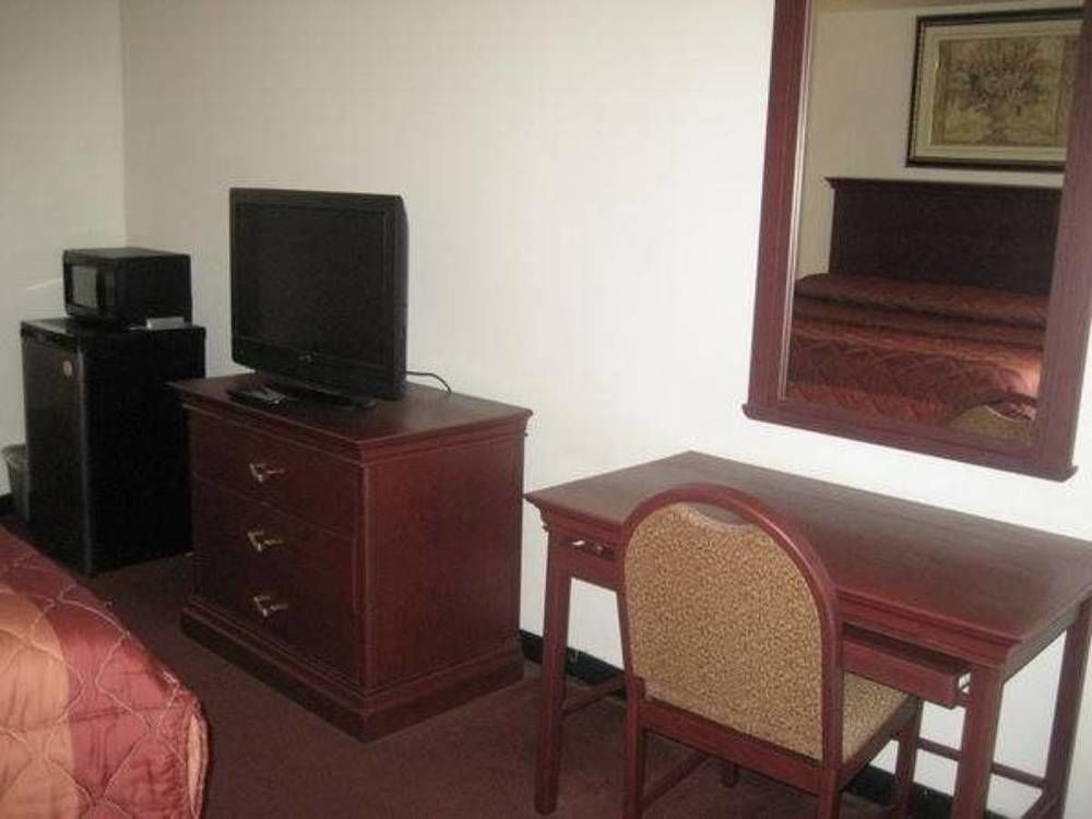 Executive Inn Brookshire Buitenkant foto